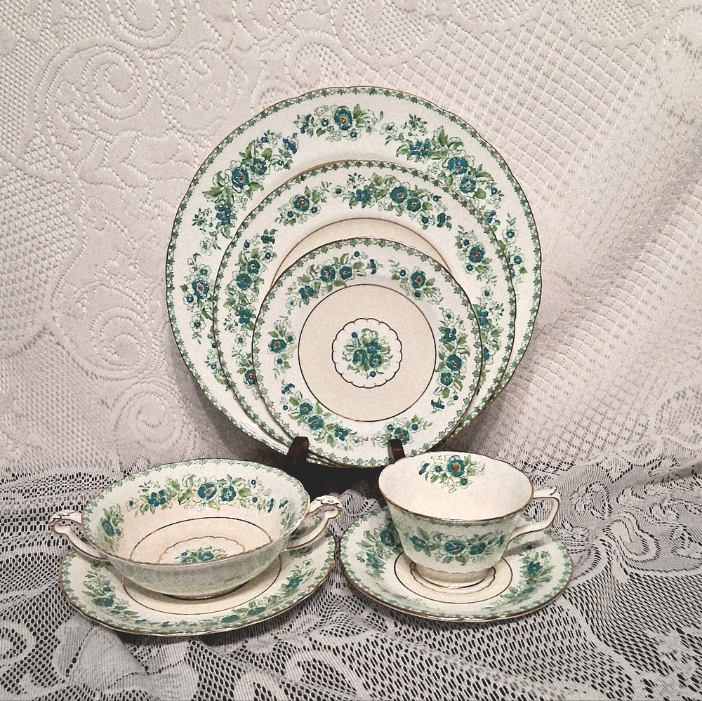 7 Pc Royal Crown Derby Dinnerware